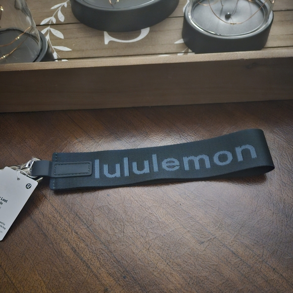 Lululemon Keychain - Picture 5 of 5